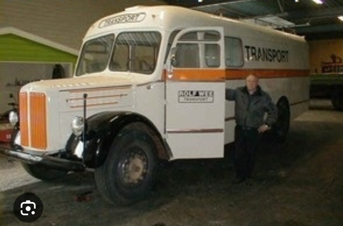 I ny drakt hos Rolf Wee